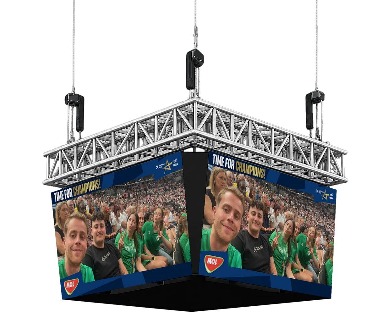 Fans on the Seyu giant LED cube